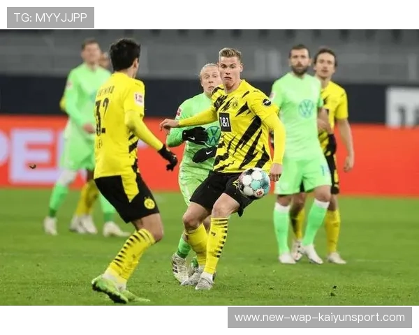 多特蒙德边路连续冲击获得巨大优势