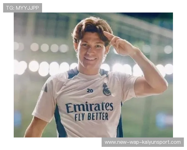 皇马左路换位突破，边线传中直入网窝的战术魅力